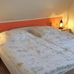 Haus Kersi شقة